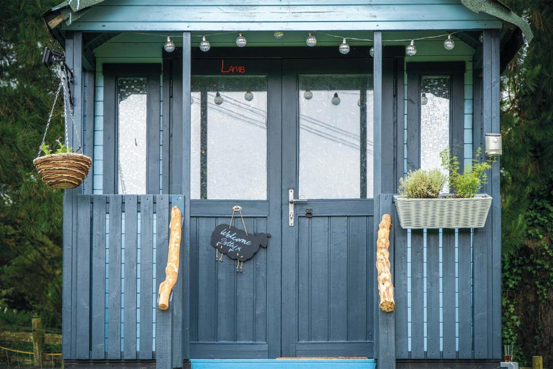 Lamb Shepherd Hut With Hot Tub